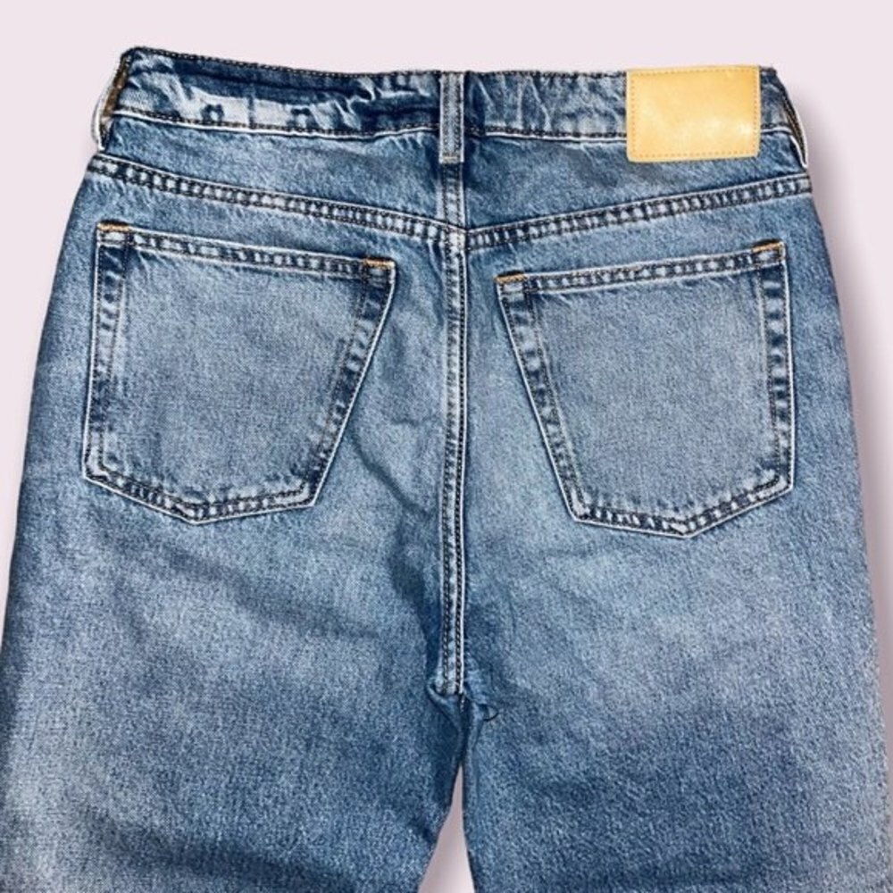 L.O.G.G. Mom Jeans High Rise Medium Wash Blue Straight Leg Denim Womens Size 6 - Picture 3 of 10